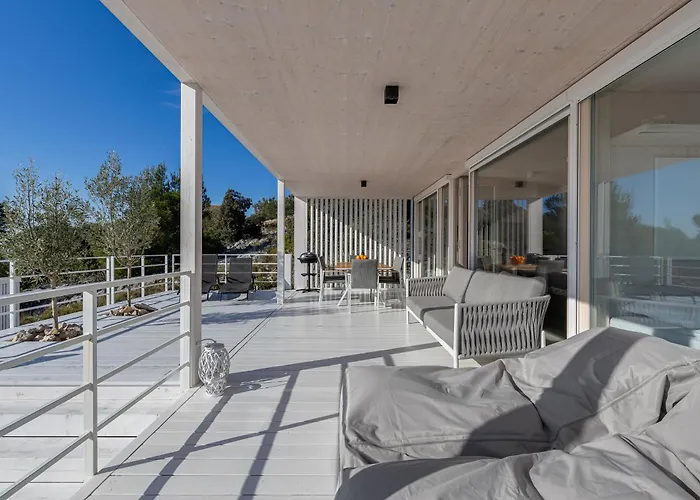 Monika - Buqez Villa
