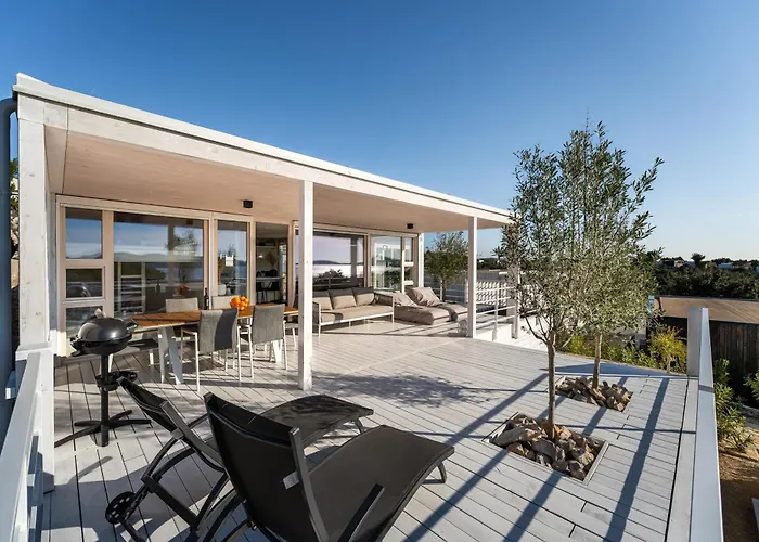 Villa Monika - Buqez *